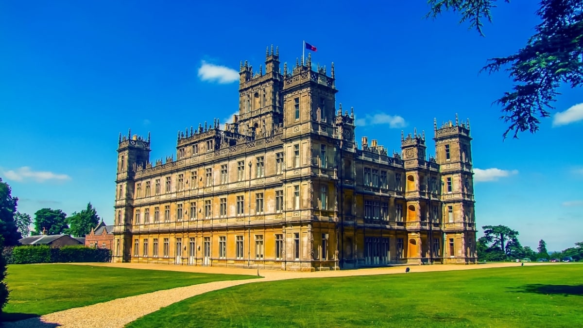 Downton Abbey Private Cotswolds Tour with Highclere Castle