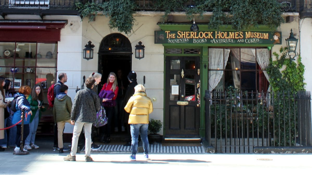 Sherlock Holmes Private Walking Tour of London