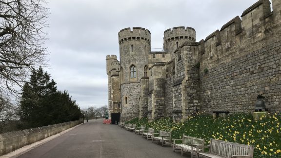The Crown Full-Day Private Tour of Windsor Castle and London