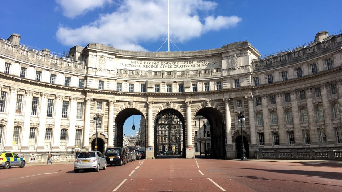 The Crown Private Walking Tour of London